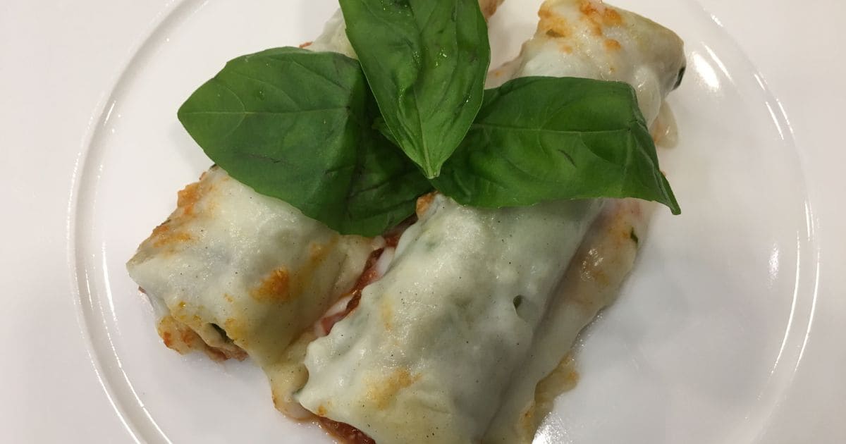 panqueca de rúcula com tomate seco na airfryer