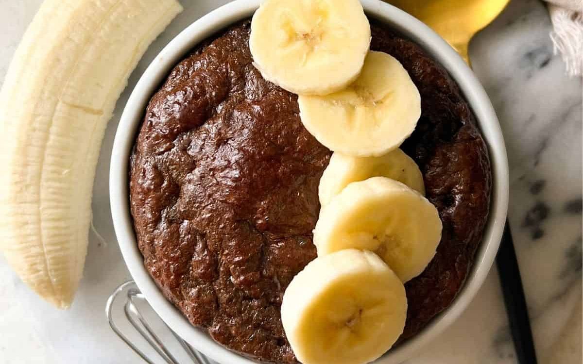 Receita de Bolo Proteico de Banana e Chocolate na Airfryer