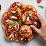 mini pizza caseira na airfryer