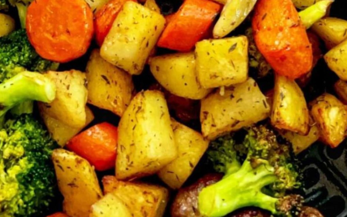 batata com cenoura e brócolis na airfryer