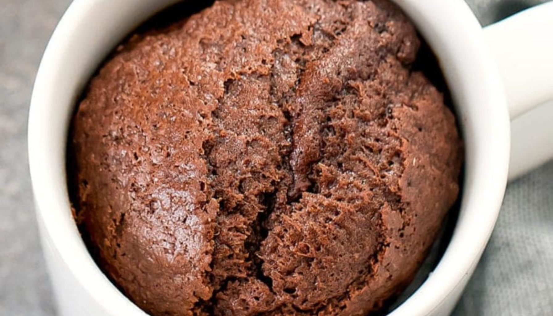 bolo de caneca de chocolate na airfryer