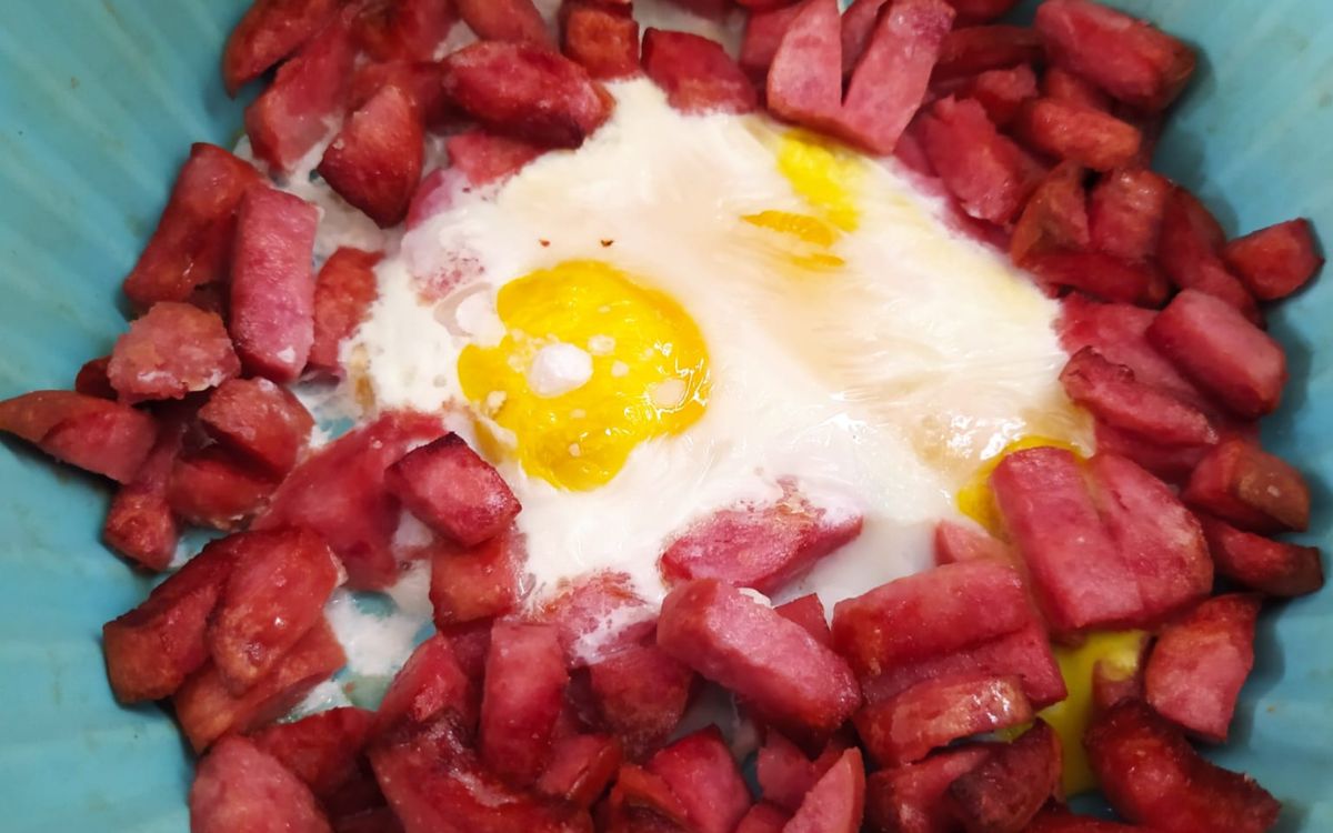 Linguiça Calabresa com Ovo na Airfryer