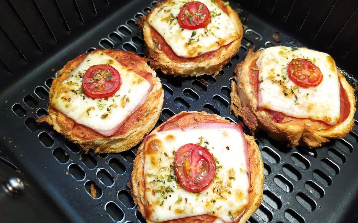 Mini Pizza de Pão de Forma na Airfryer