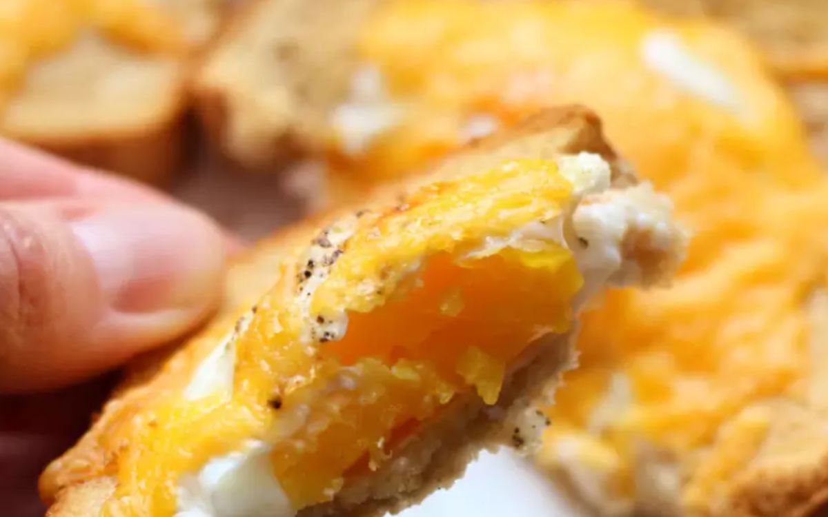 pão de forma com ovo e queijo na airfryer