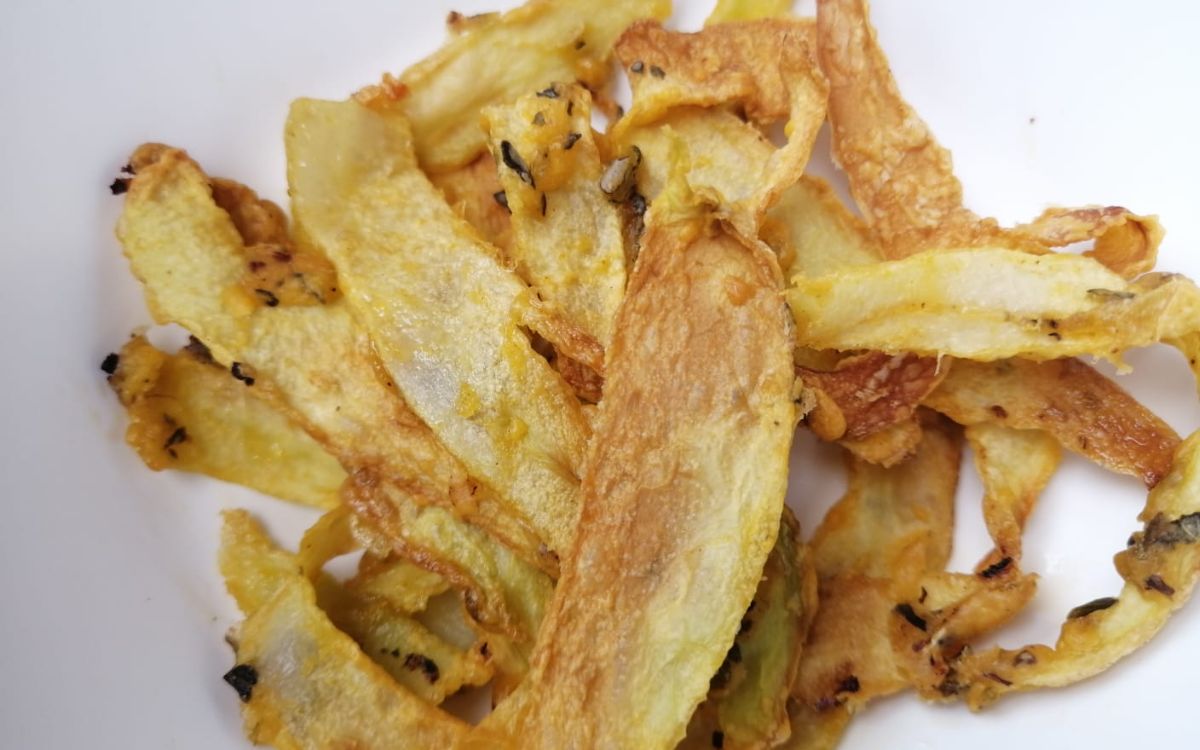 chips de chuchu com farinha de trigo na airfryer