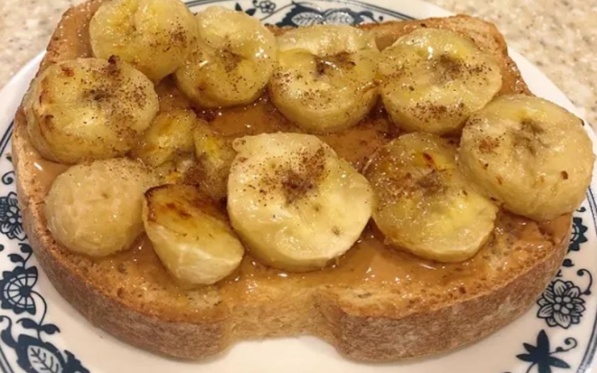 Receita de Pão com Pasta de Amendoim e Banana na Airfryer