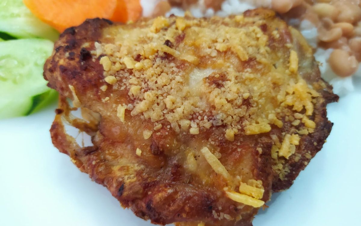 sobrecoxa com parmesão na airfryer