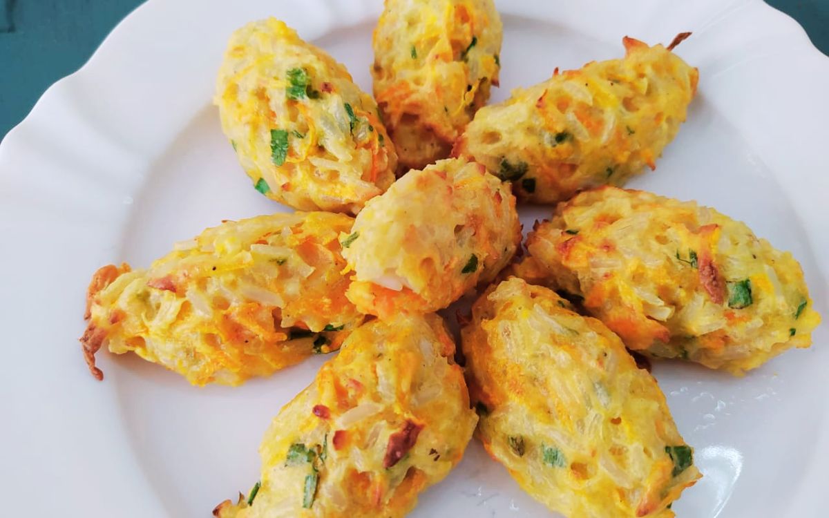 bolinho de arroz e cenoura na airfryer