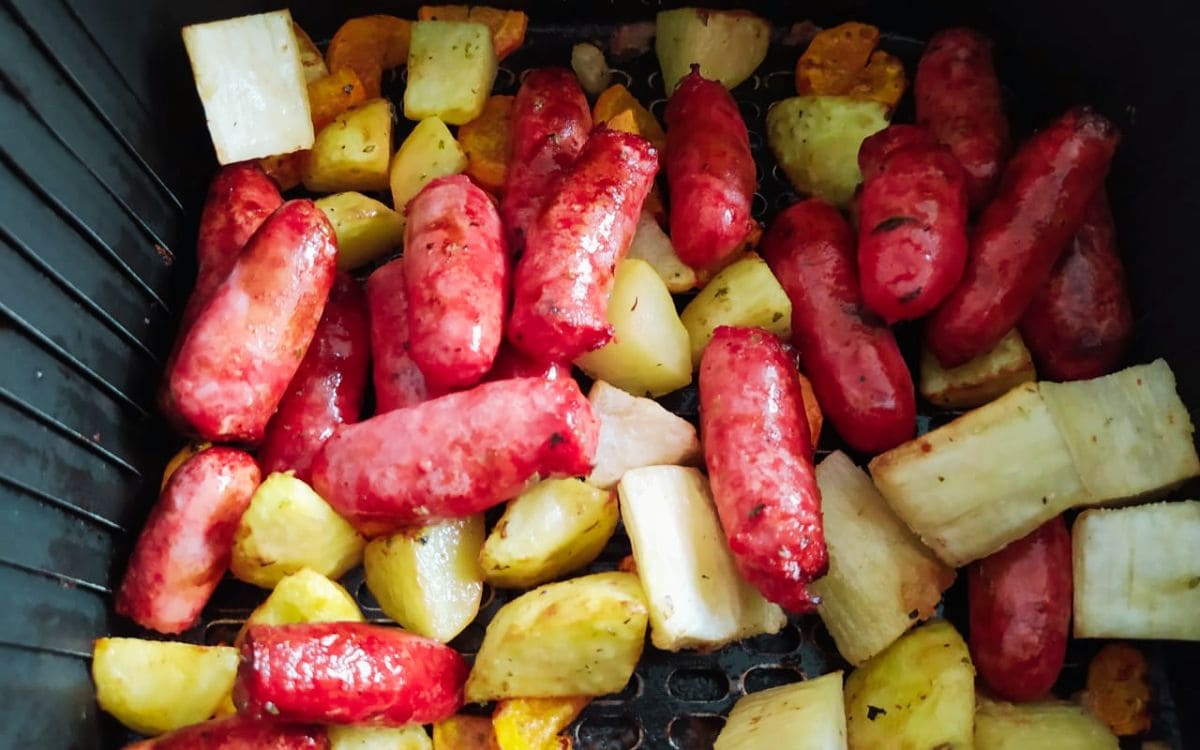 linguicinha com batatas na airfryer