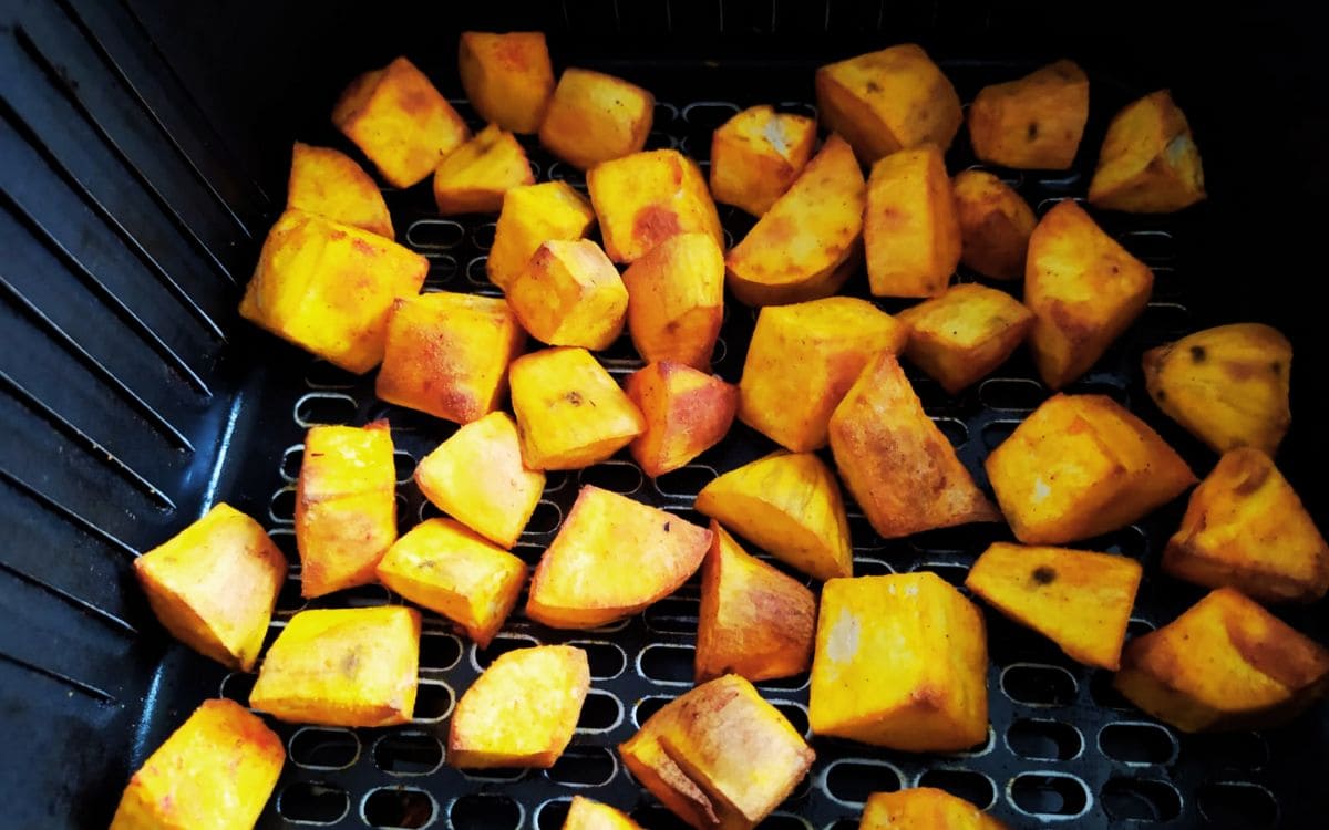 batata doce em cubos na airfryer