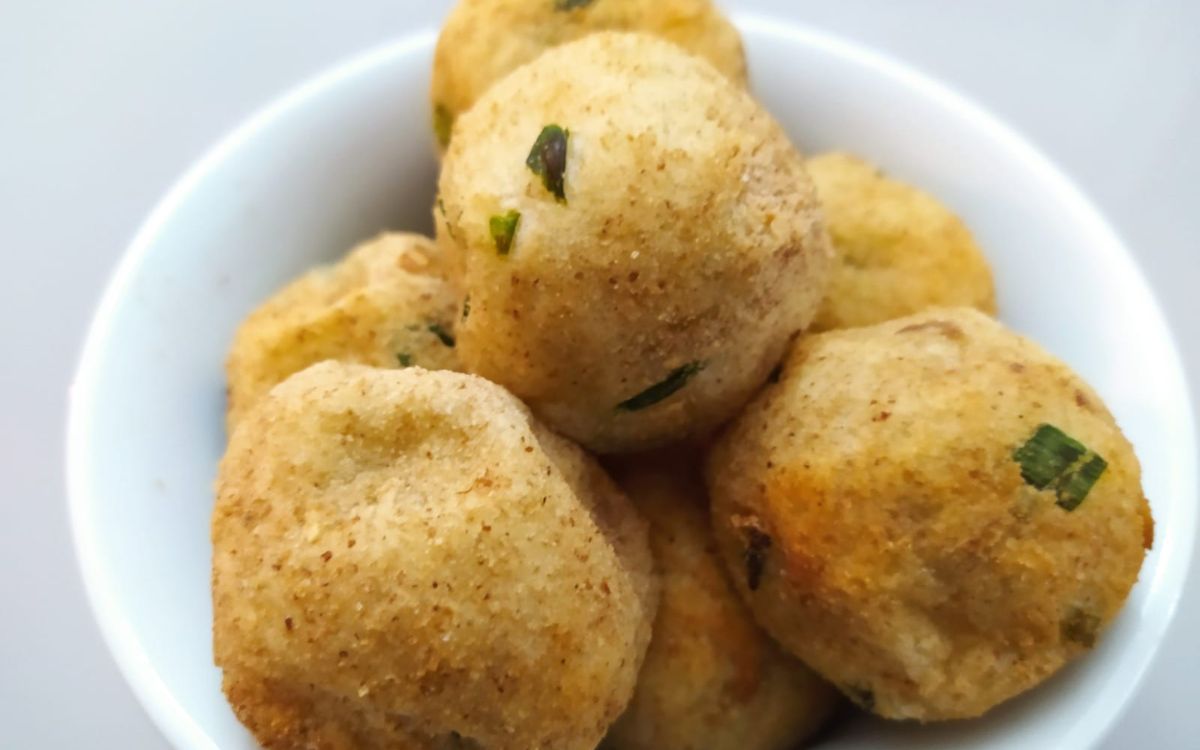 bolinho de mandioca com frango na airfryer