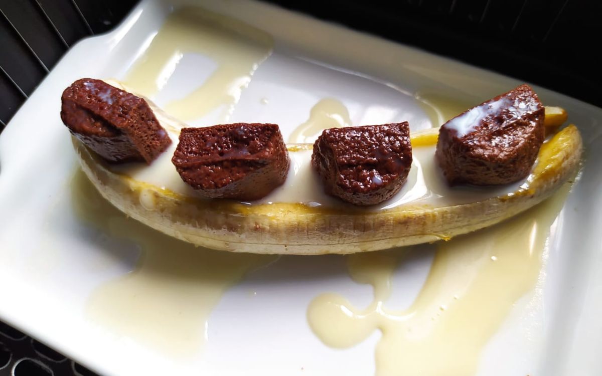 banana recheada com chocolate na airfryer