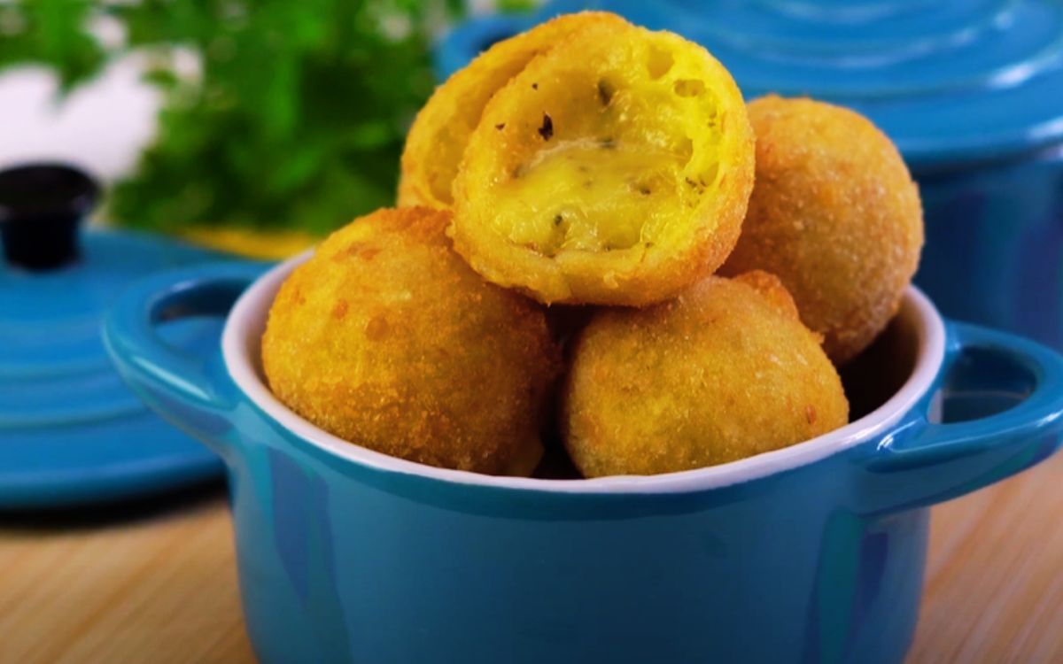 bolinha de queijo caseira na airfryer