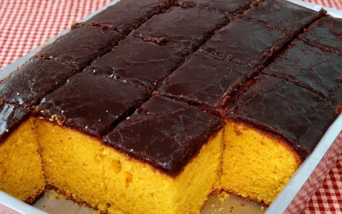 bolo de cenoura com casquinha de chocolate