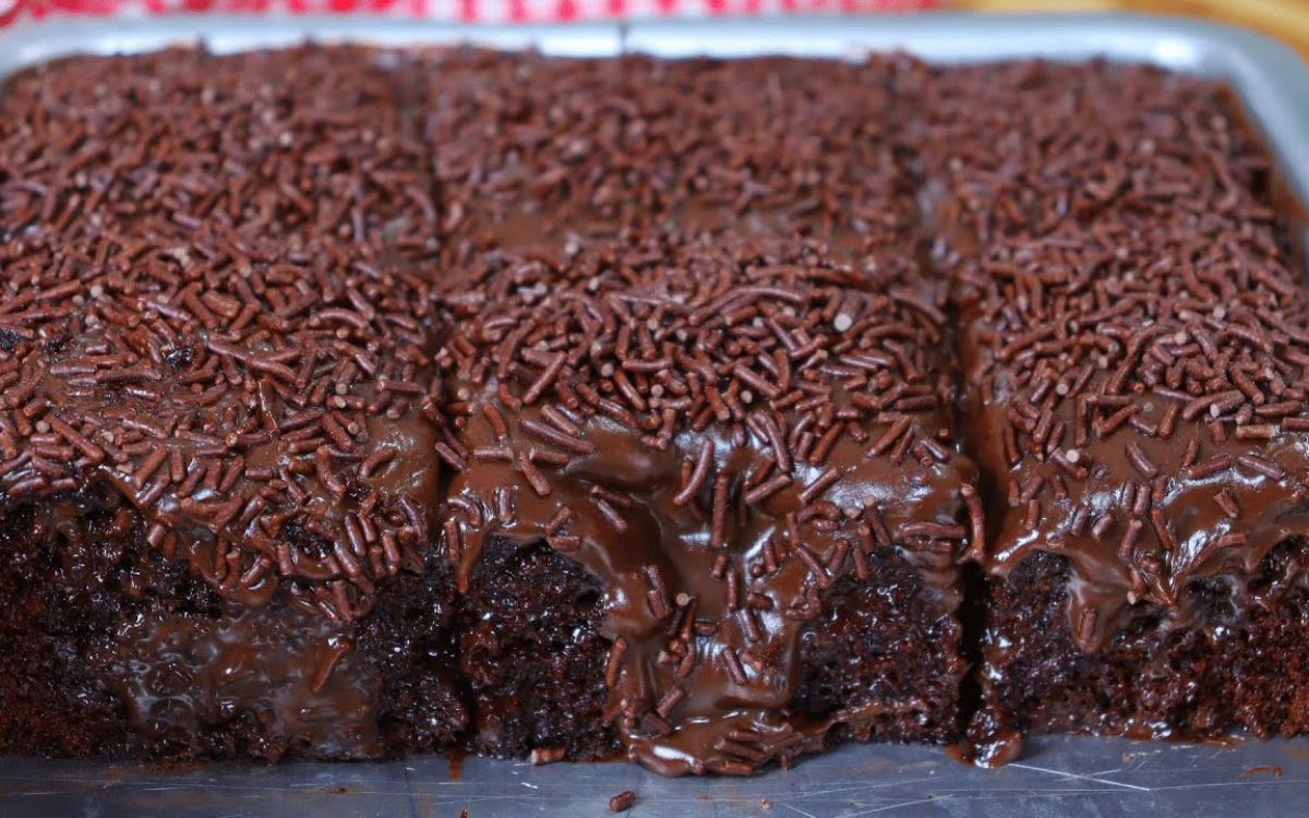 bolo de chocolate molhadinho