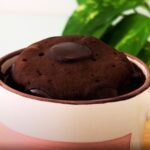 bolo de chocolate vegano na caneca