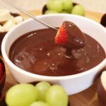 fondue de chocolate com frutas