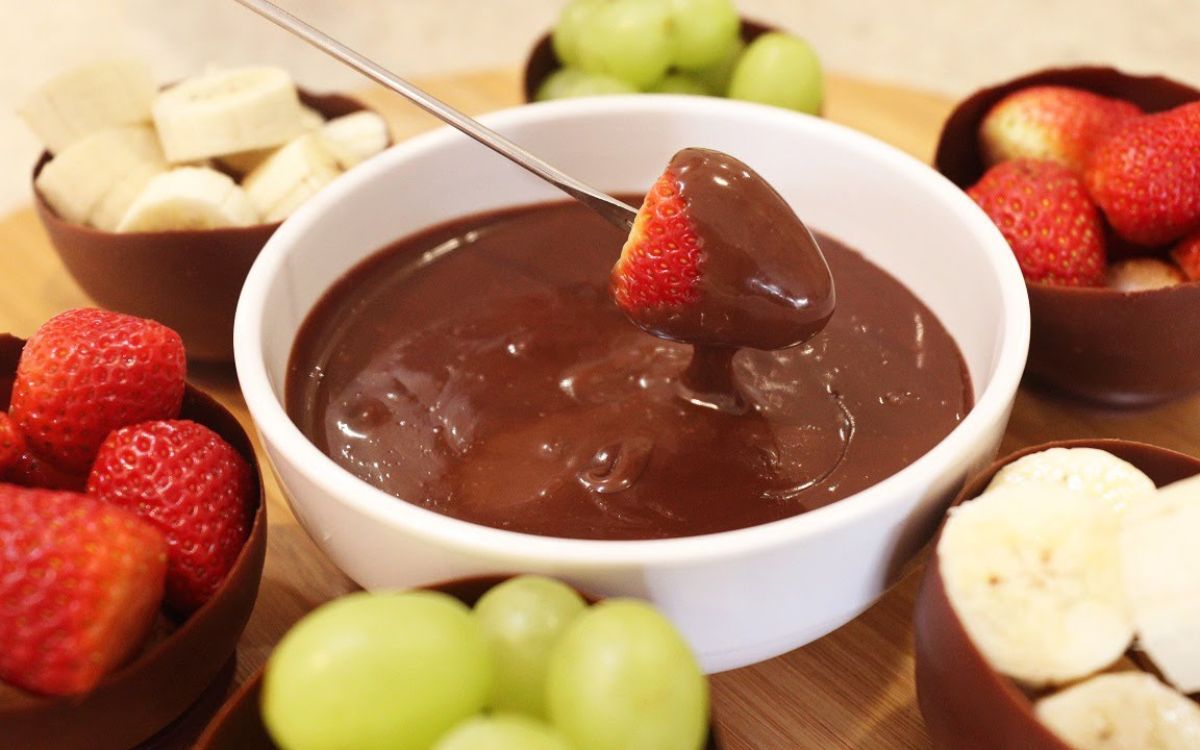 fondue de chocolate com frutas