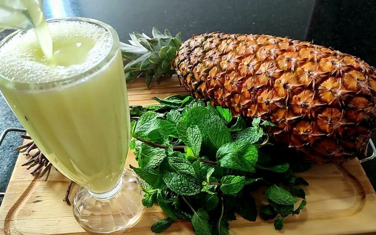 suco de abacaxi com hortelã