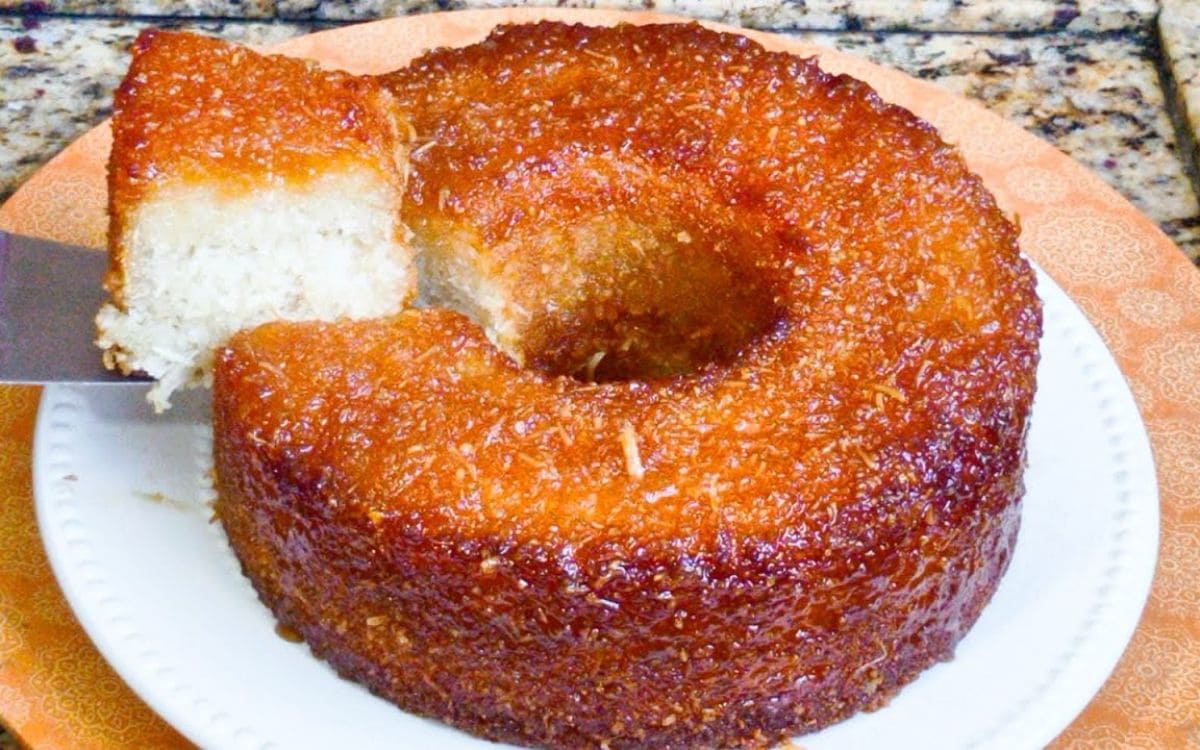 bolo de aipim caramelizado