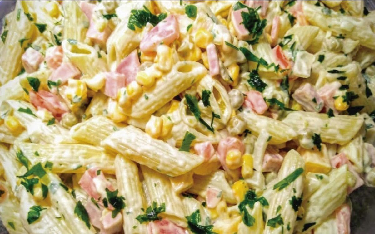 salada de macarrão penne