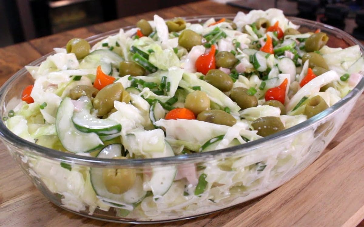 salada de repolho com pepino