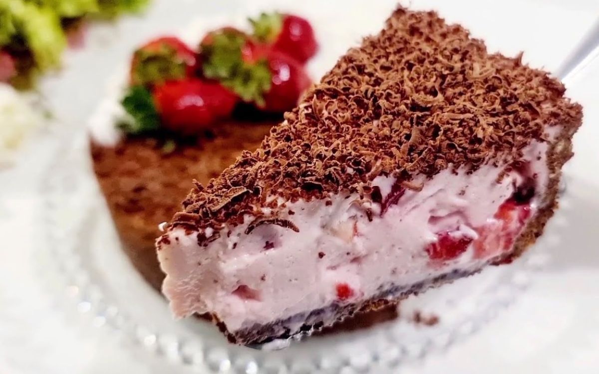 torta mousse de morango