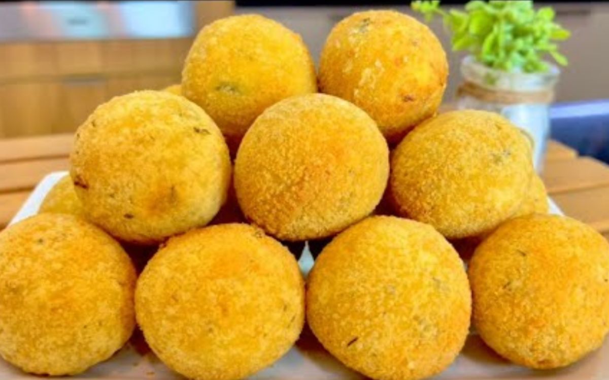 bolinho caipira de mandioca