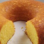 bolo de fubá com queijo parmesão