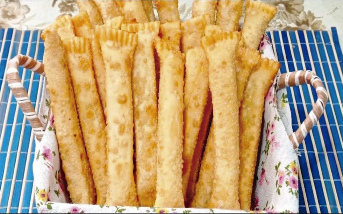 palitos de mussarela com massa de pastel